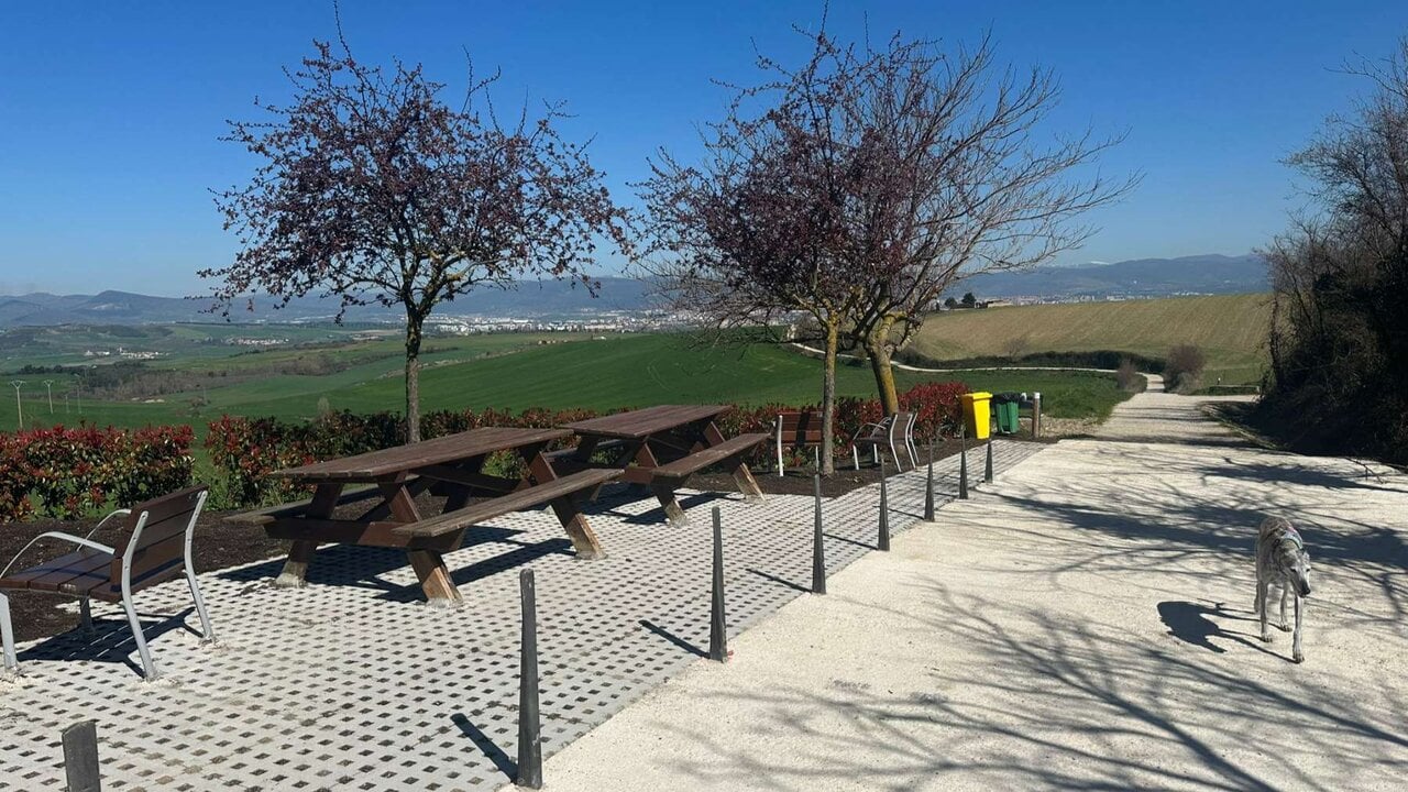 Nuevo área de peregrinos de Zariquiegui. IRANZU LARRASOAÑA