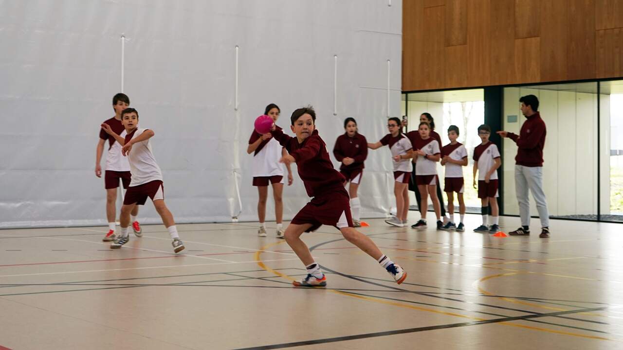 Más de 400 niños se dan cita en un torneo escolar que ha revolucionado Pamplona con un juego de siempre