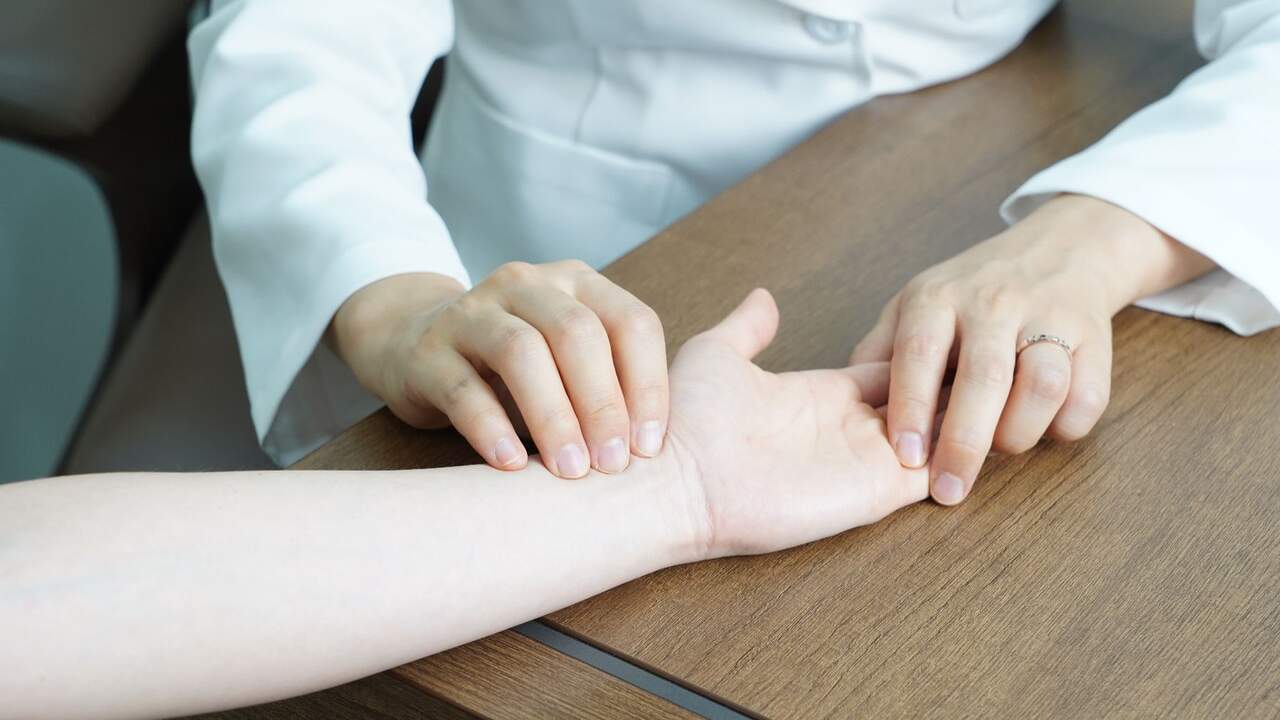 El dato oculto de las bajas en Navarra que enciende las alarmas: una minoría acumula casi todas las ausencias