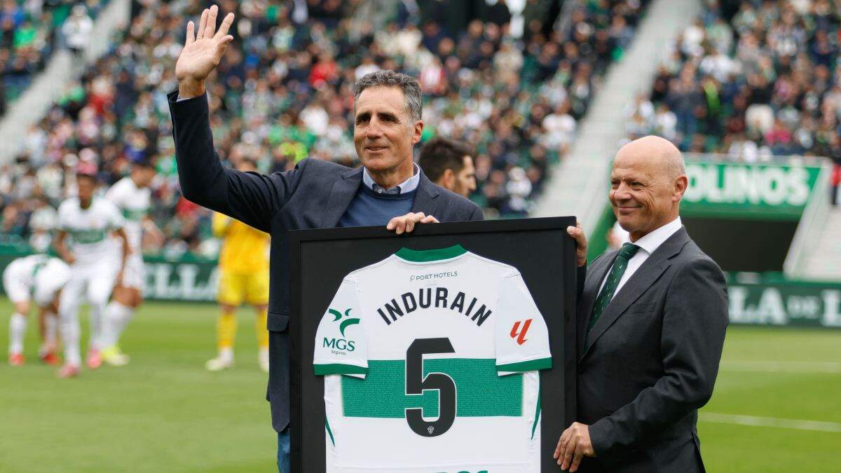 El extraño homenaje del Elche a Miguel Induráin que terminó en ruta junto a su entrenador