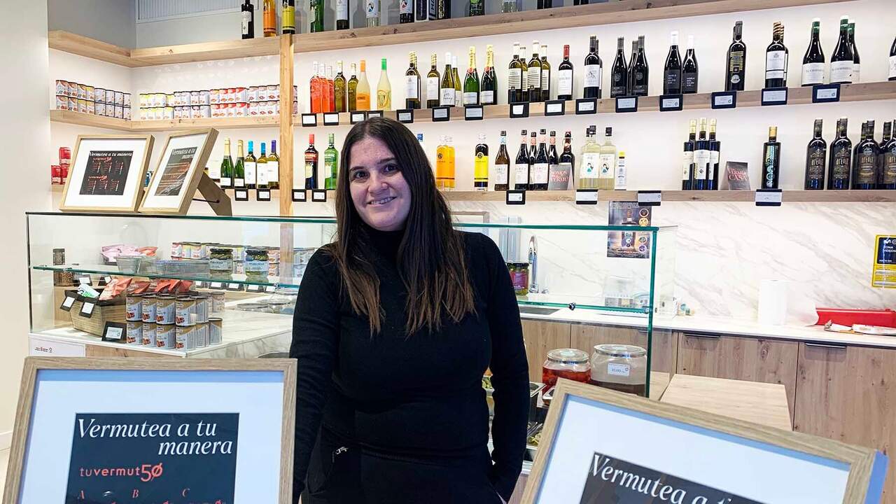 La nueva tienda de Pamplona que pone de moda llevarse a casa gildas, vermut y un aperitivo de capricho