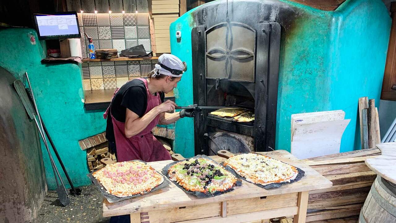El horno de leña de la pizzería La Panpinela en Eraul. Navarra.com