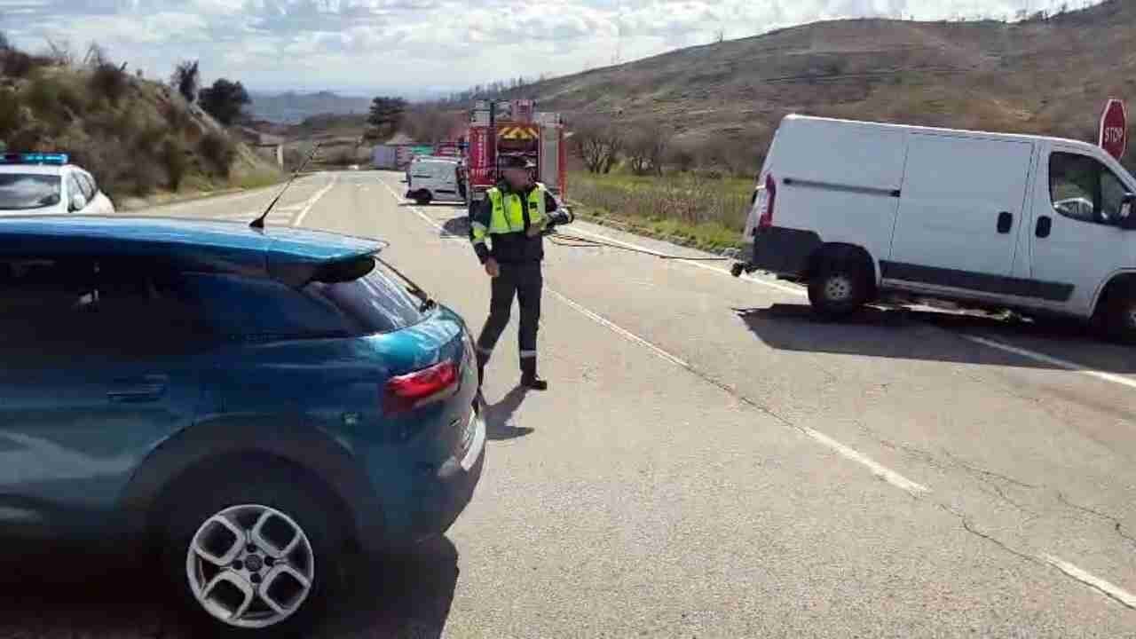 Accidente grave en Navarra: un herido tras un choque entre un furgón y una furgoneta en el cruce de la A-12
