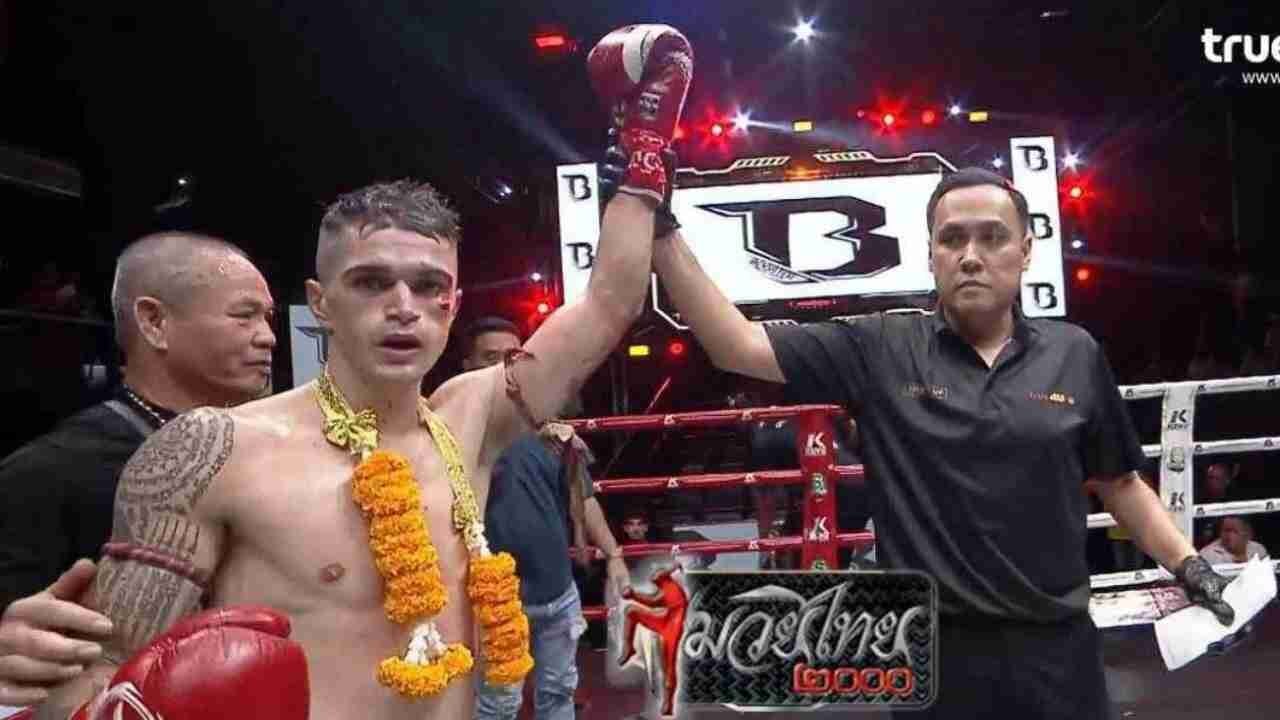 Gesta navarra en Bangkok: Ion Fernández vence en el ring y dedica su triunfo a los enfermos de ELA