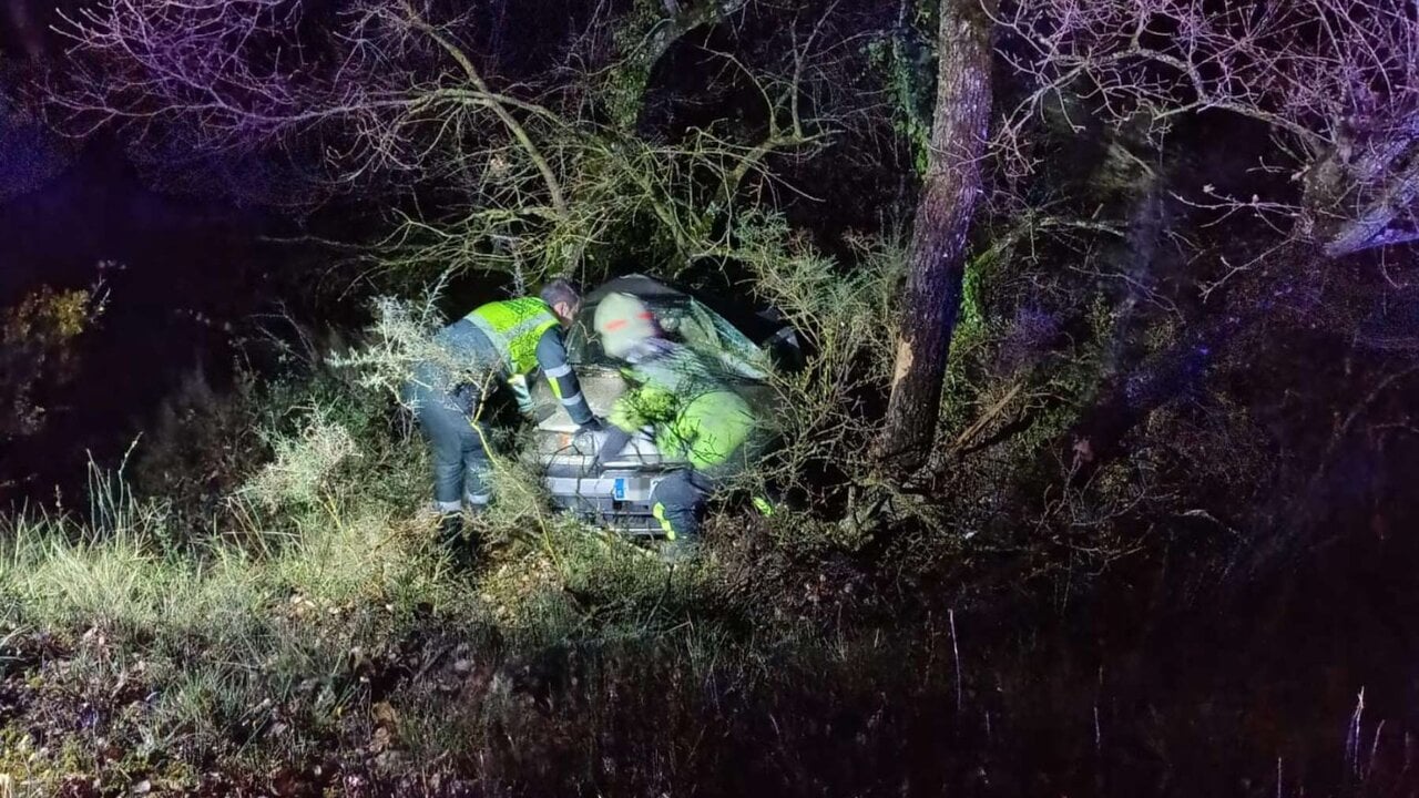 Muere en Allín un conductor de Pamplona tras una salida de vía con despeñamiento