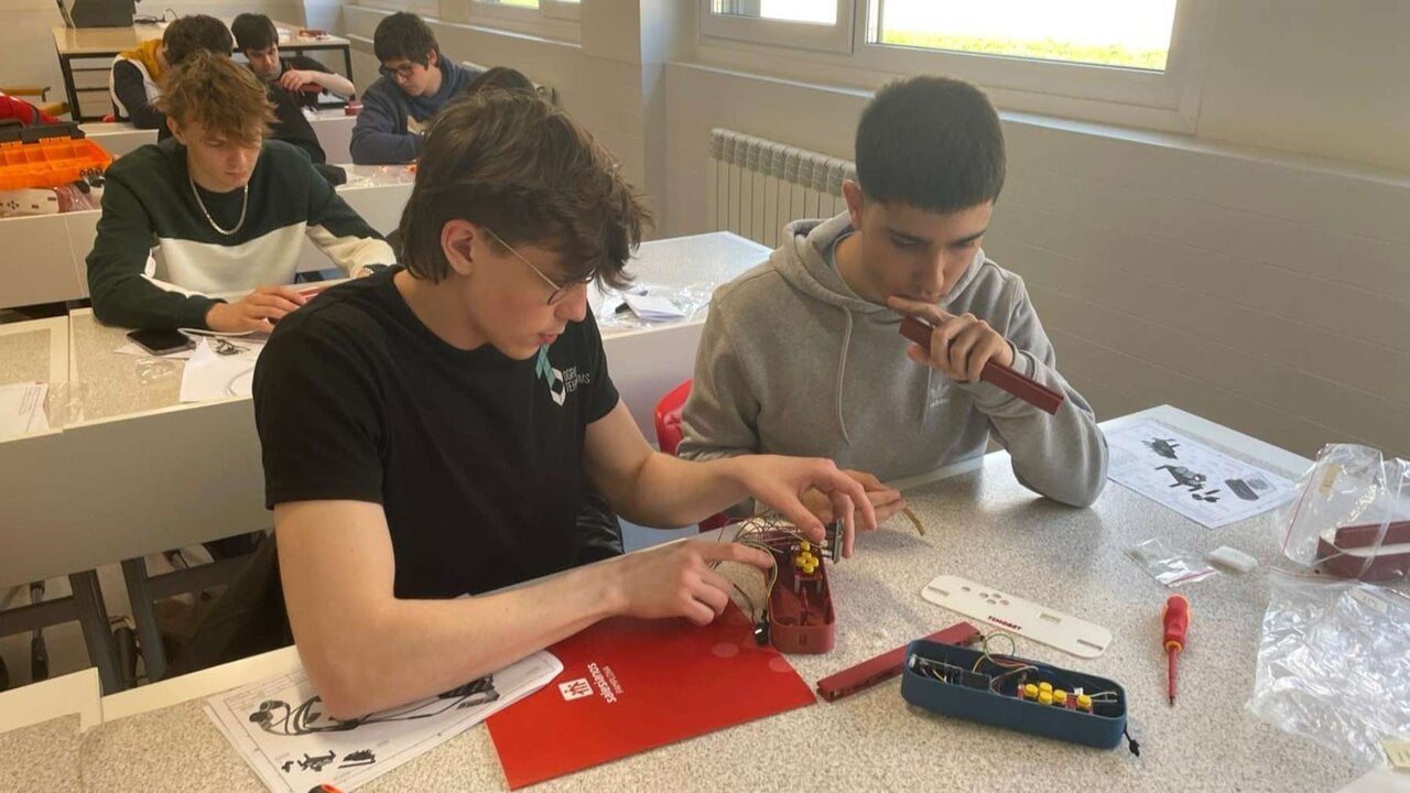 Salesianos Pamplona se transforma durante una semana en un aula europea con alumnos de Malta, Francia y Letonia