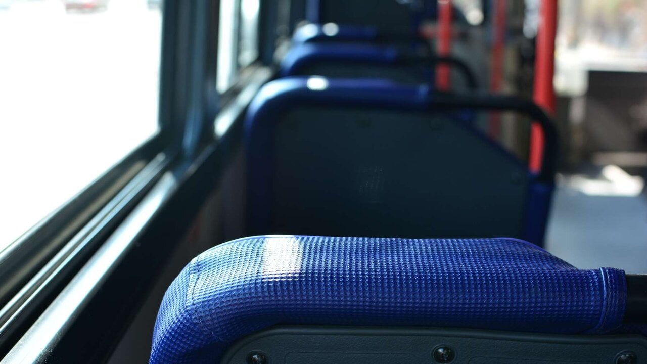 Cancelado en el último momento el autobús gratis que iba a unir 16 pueblos de Navarra en Semana Santa