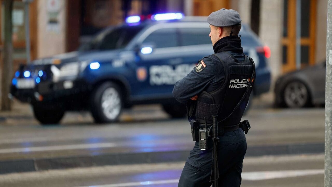 VÍDEO | Gran despliegue policial en Pamplona por una maleta sospechosa en el Palacio de Justicia