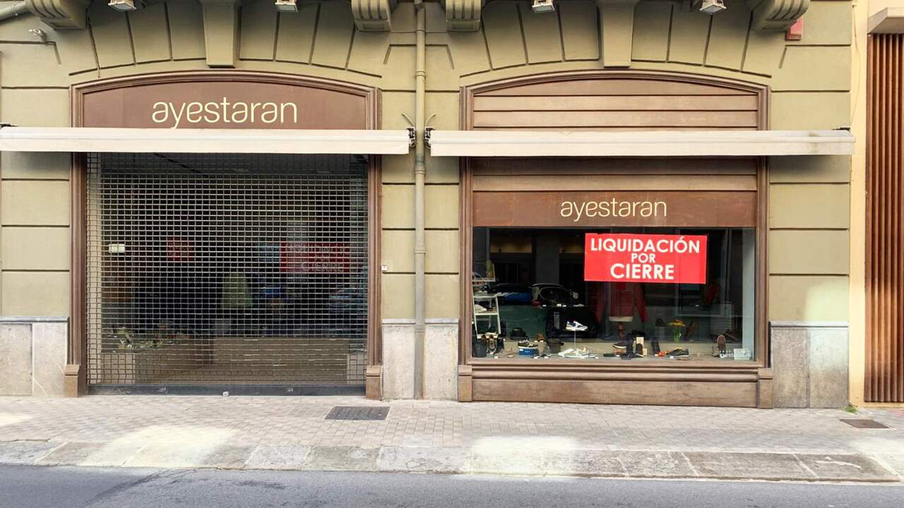Cierra un local histórico de Pamplona donde los zapatos 