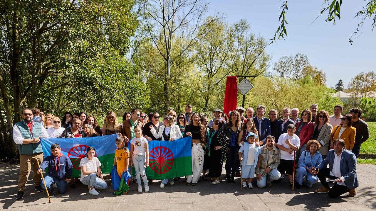 El gesto de Pamplona con el pueblo gitano que deja una huella permanente junto al río Arga