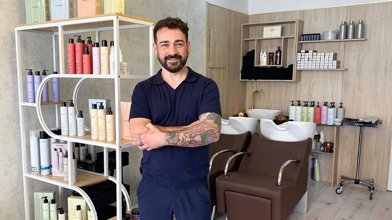 Jesús, el peluquero que abre con éxito su primer local en Pamplona: 