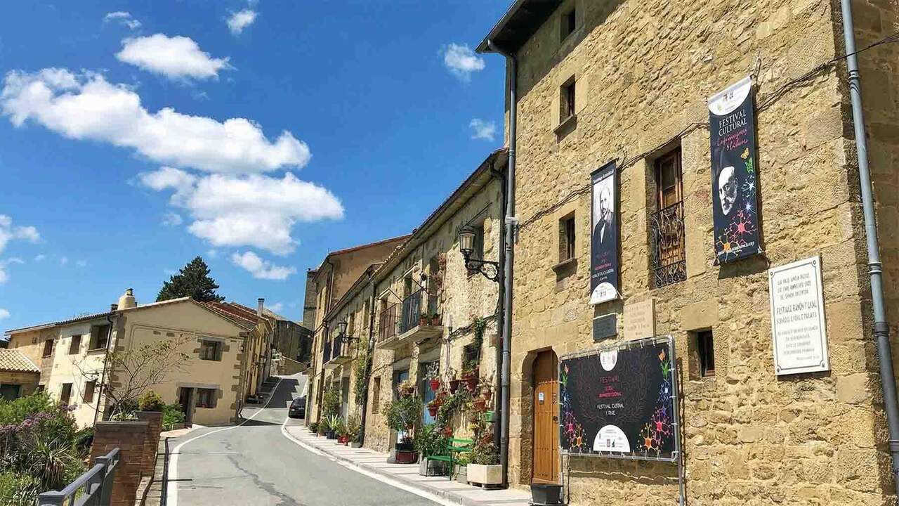 El pequeño pueblo de Navarra de solo 28 habitantes que está fuera de la frontera por una deuda sin pagar