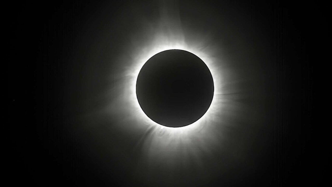 La cuenta atrás del eclipse total de Sol empieza en CosmoCaixa con un sinfín de actividades