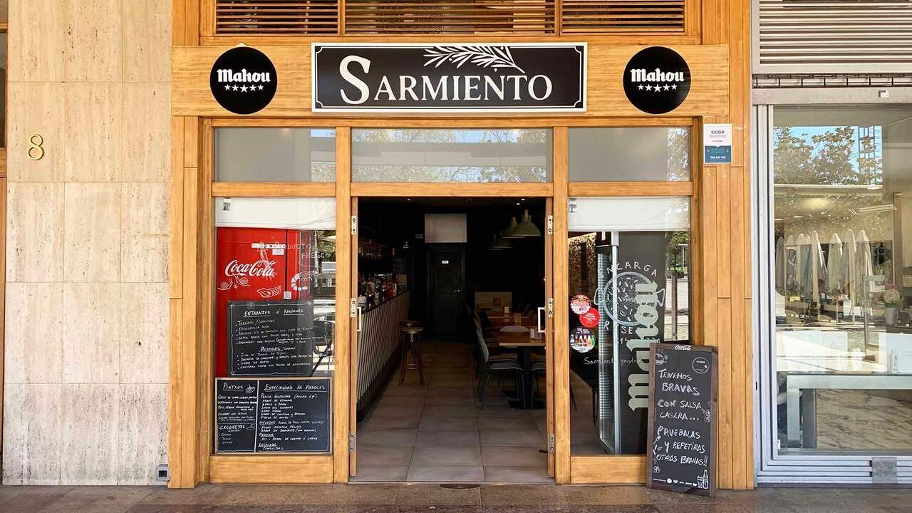 El bar restaurante Sarmiento está en la plaza de Yamaguchi 8 en Pamplona. Navarra.com