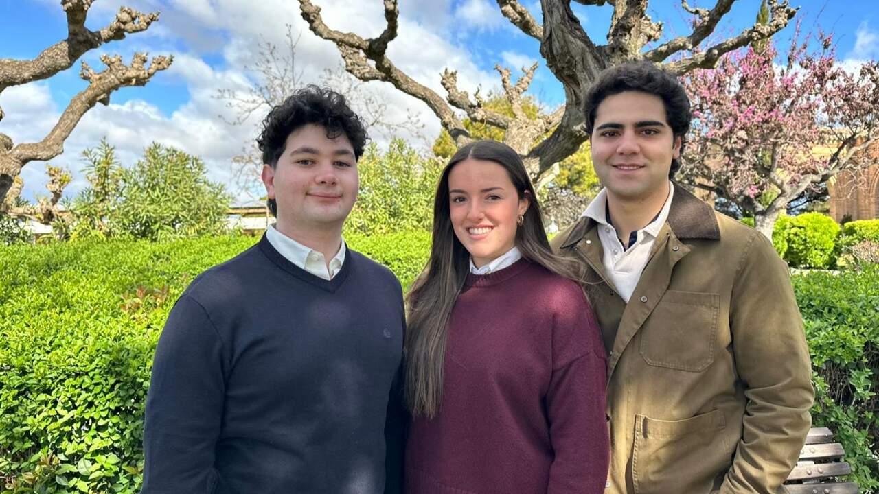 Un proyecto de Bachillerato en Cascante acaba convertido en un libro sobre la historia de la educación local