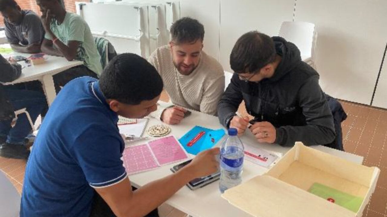 Pamplona impulsa un programa que ha abierto nuevas opciones laborales a 46 jóvenes vulnerables