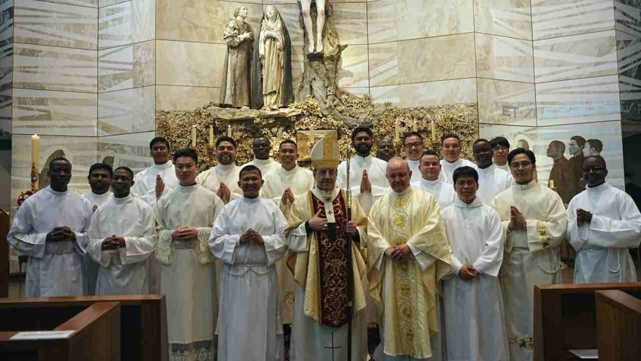 De India a México: Los 19 nuevos acólitos que el Arzobispo de Pamplona ha instituido en el Seminario Bidasoa de Pamplona