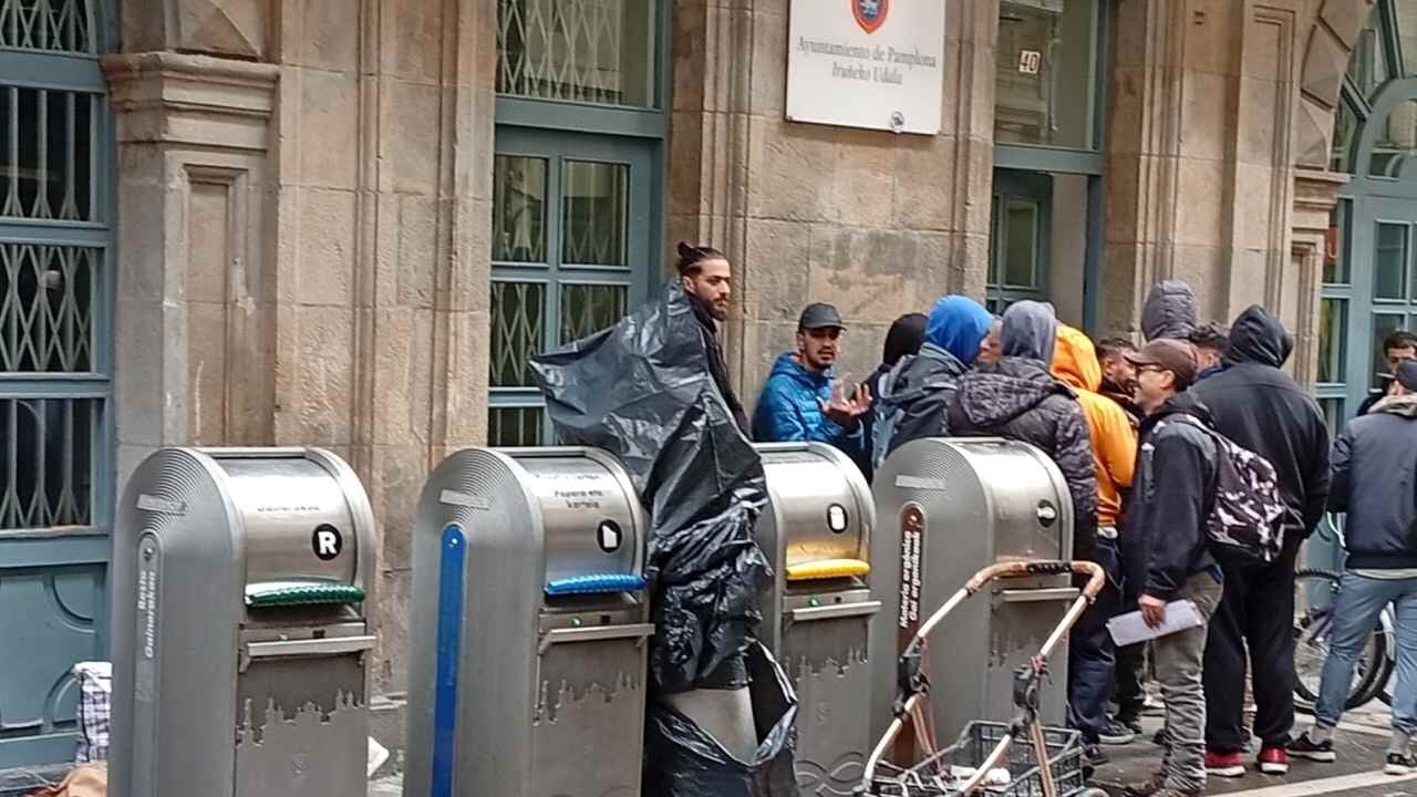 Alerta en Pamplona por el 'mercado negro' del padrón: cobros ilegales a inmigrantes ante la nueva regularización