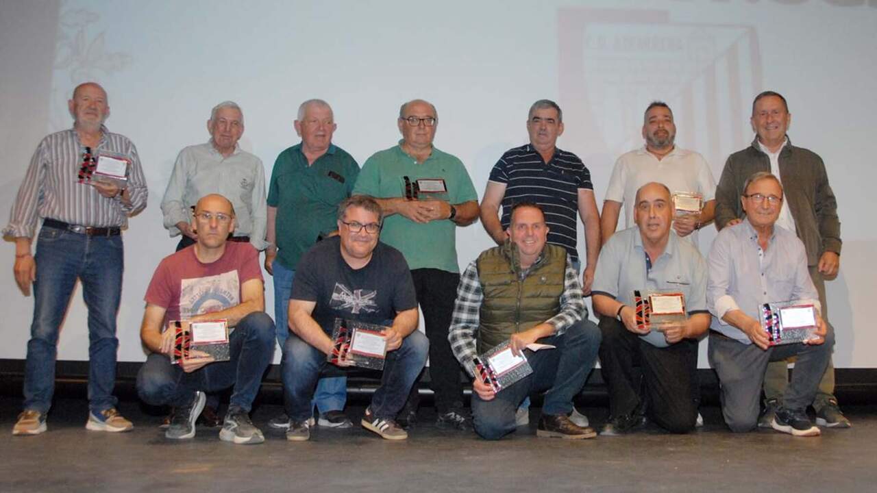 El club de Caparroso que cumple 100 años y ha rendido homenajes a toda una vida de fútbol