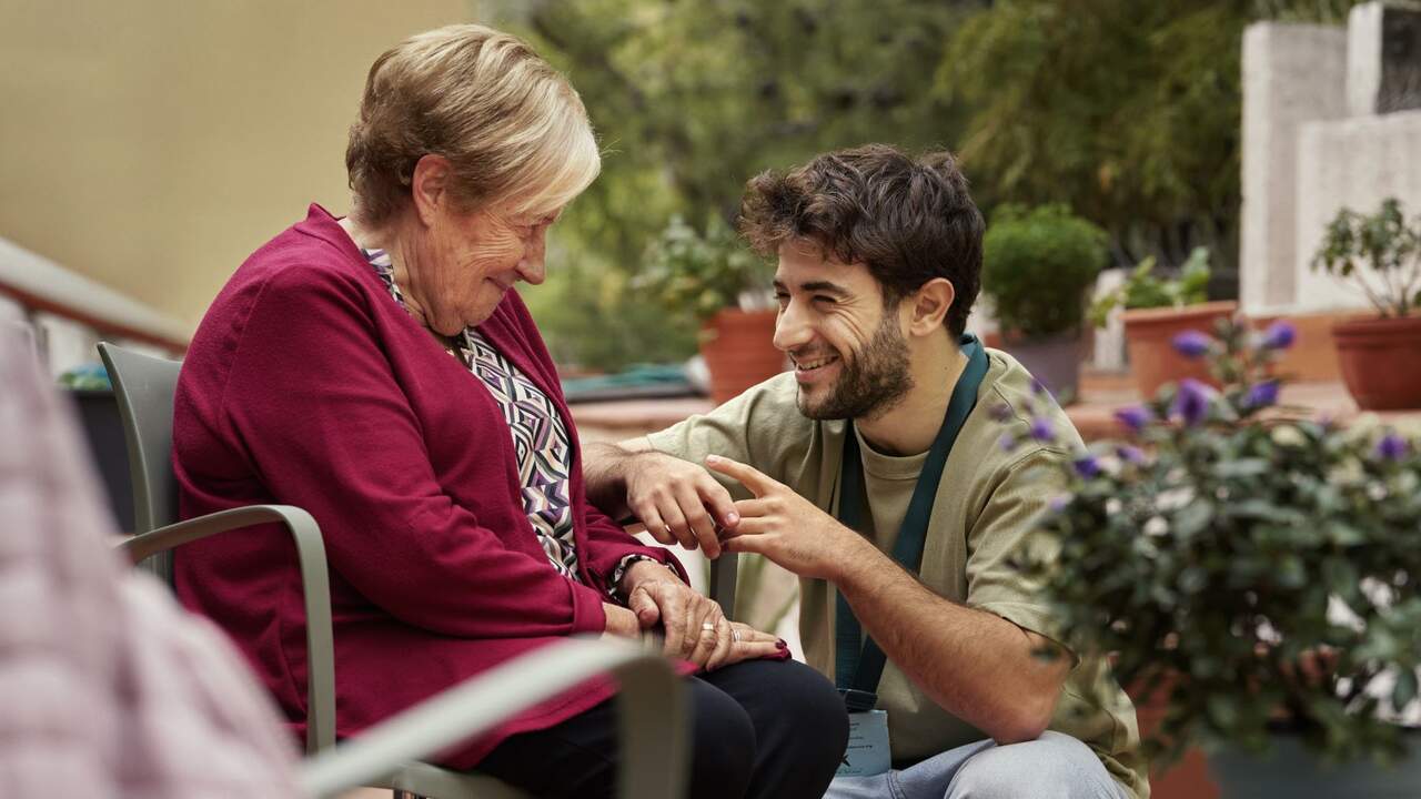 Fundación ”la Caixa” alerta de las múltiples caras de la soledad en las personas mayores tras diez años de trabajo