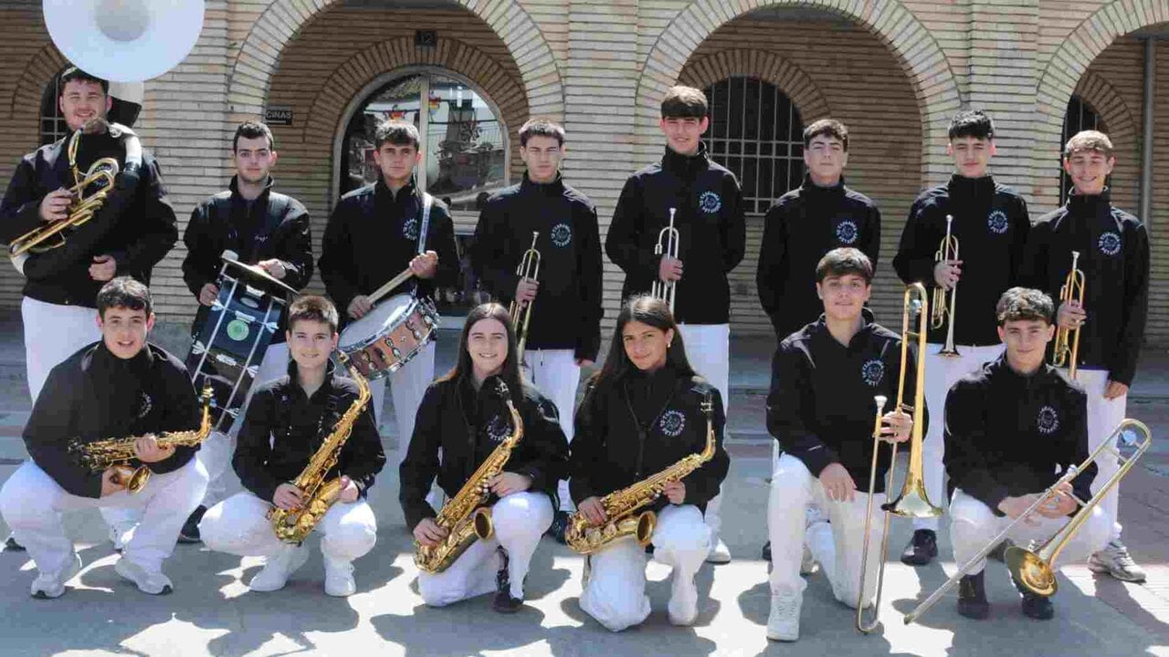 La charanga de Navarra formada por jóvenes de 13 a 20 años que va a participar en un festival nacional