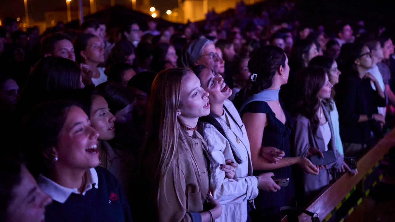 El seminario acoge un encuentro de j&oacute;venes con un concierto de Hakuna que se incluye dentro de la jornada mundial de oraci&oacute;n por las vocaciones. PABLO LASAOSA