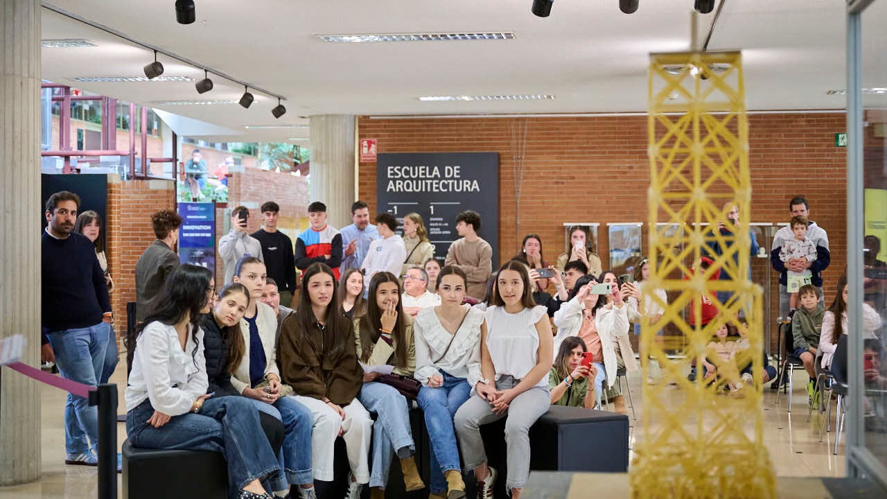 Concurso nacional de estructuras con espaguetis. Escuela de Arquitectura de la Universidad de Navarra. PABLO LASAOSA