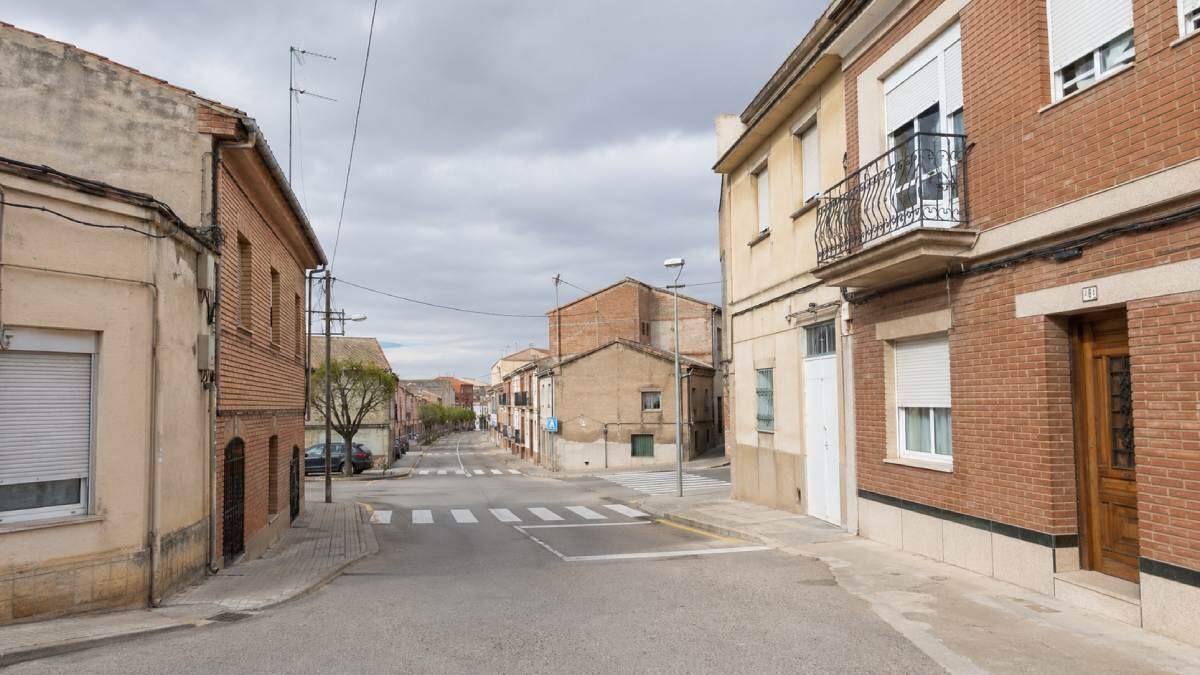 Vende una casa sin avisar a los dueños en Azagra y se queda los 10.000 euros que le dieron de señal