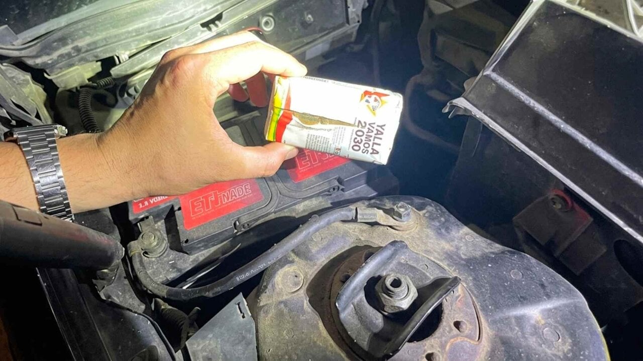 La maniobra sospechosa de un conductor en Navarra destapa droga oculta en un lugar inesperado del vehículo