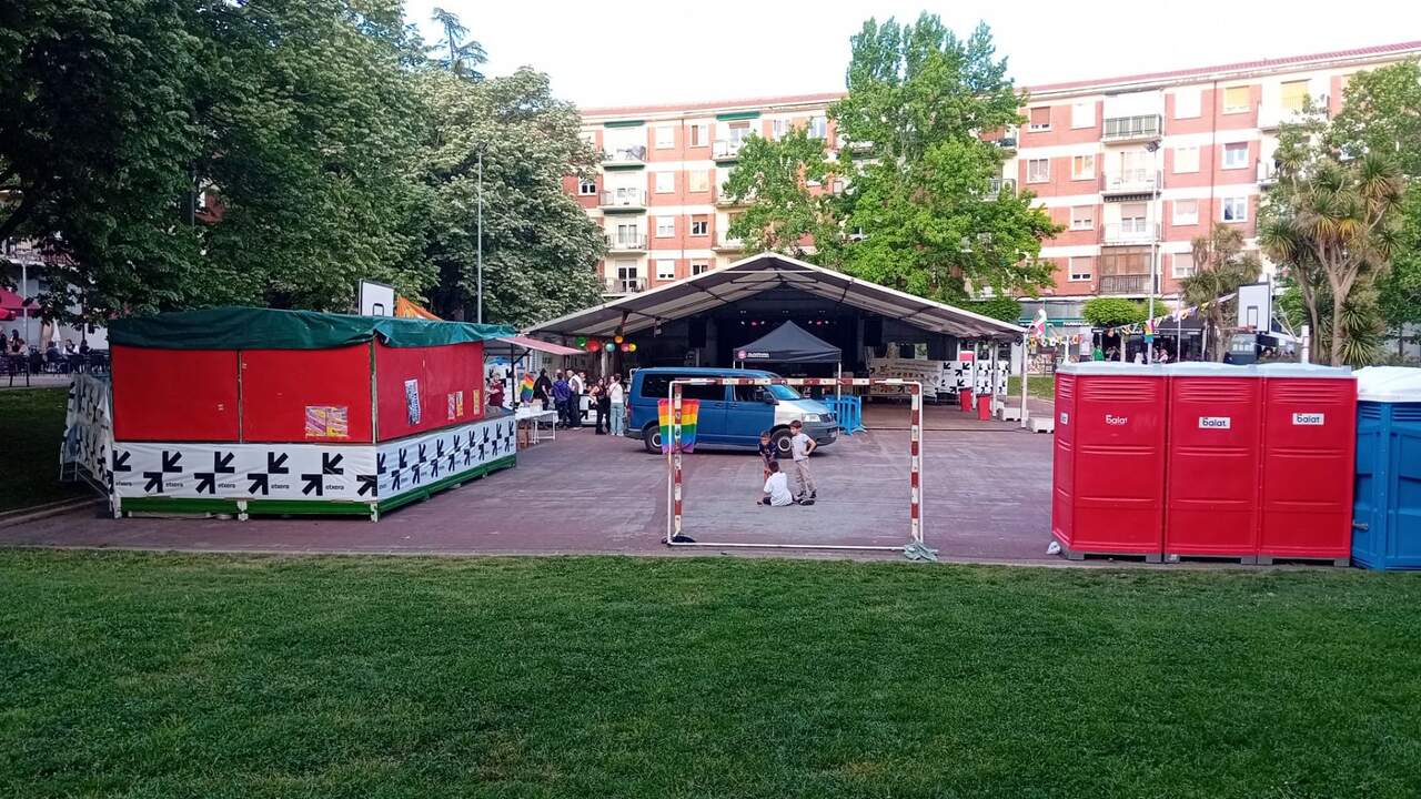 Imagen de las txoznas en fiestas de la Chantrea