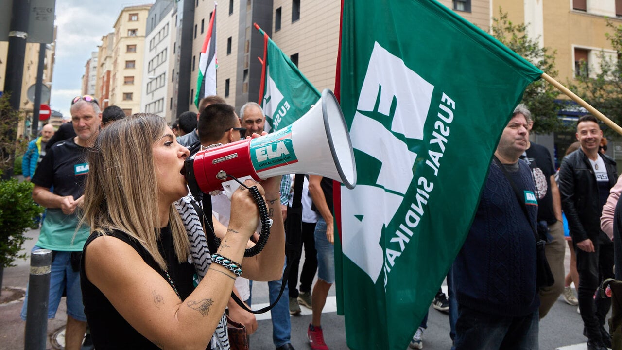 Manifestaci&oacute;n del sindicato ELA con motivo del Primero de Mayo. NAVARRA.COM