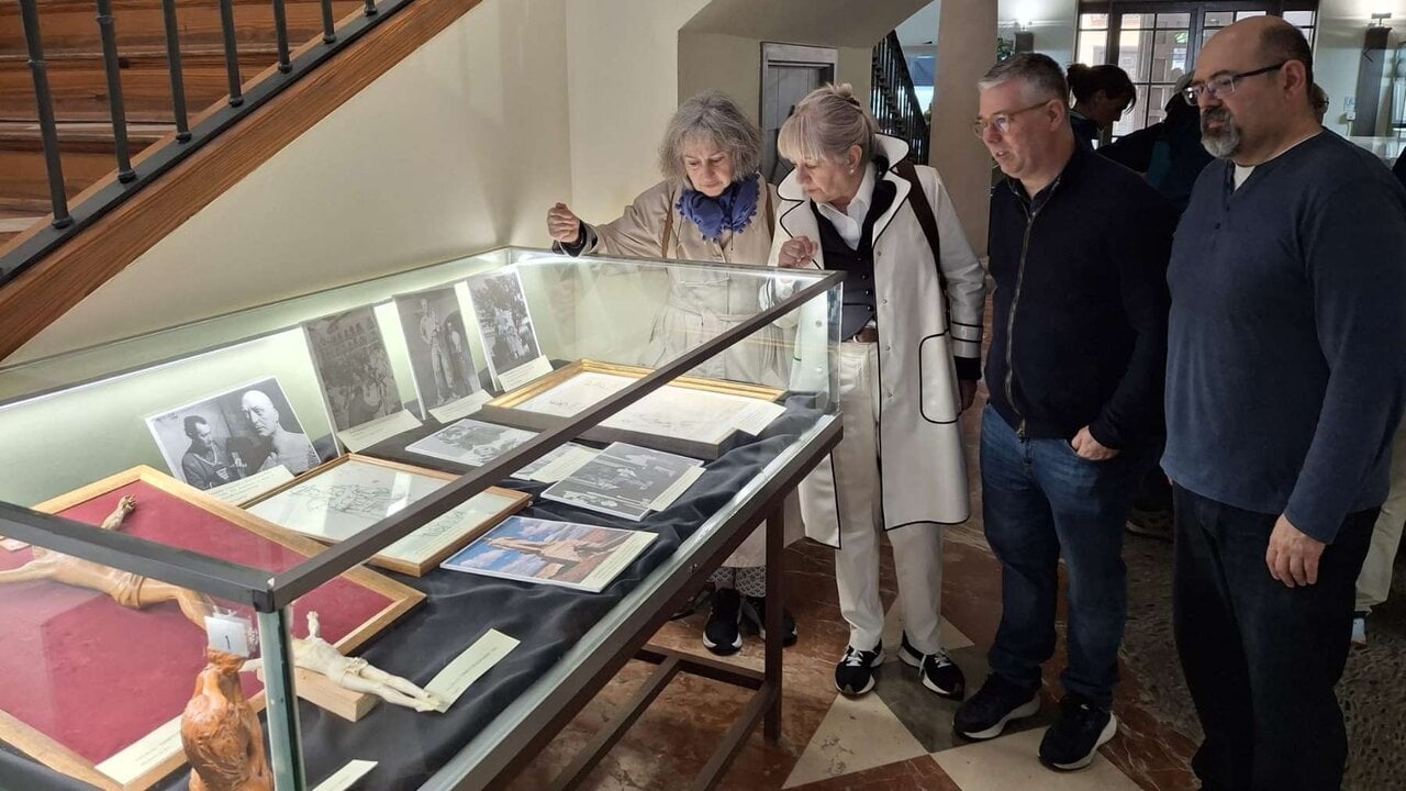 La exposición que revela los bocetos, dibujos y fotografías del artista tudelano Antonio Loperena