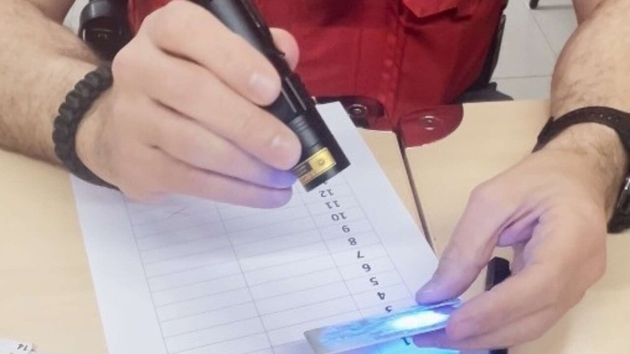 Detenido en Pamplona tras enseñar a la Policía Foral un carnet de conducir que no era real