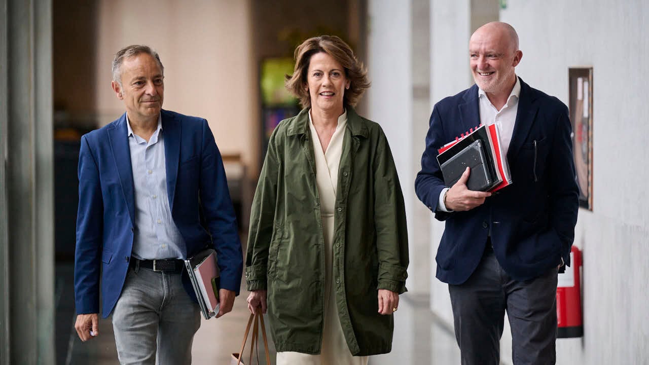 Barcina evidencia el sinsentido de su comparecencia: Servinabar nació 44 días después de dejar el Gobierno
