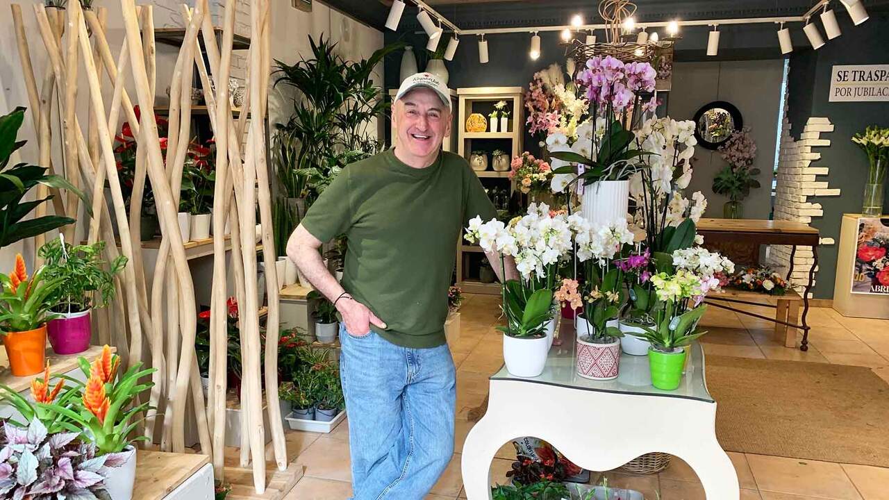 Juantxo deja su floristería en Tafalla después de 44 años: “Me gustaría que siga abierta porque funciona”
