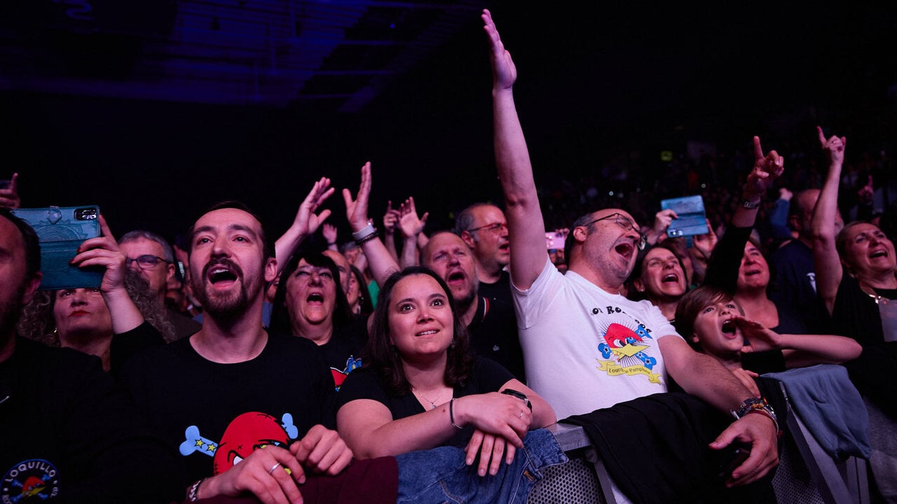 Concierto de Loquillo dentro de su gira &lsquo;Corazones Legendarios&rsquo; en el pabell&oacute;n Navarra Arena de Pamplona. I&Ntilde;IGO ALZUGARAY