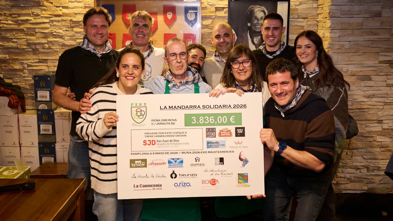 Entrega de la Mandarra solidaria de Oberena al Hospital San Juan de Dios. PABLO LASAOSA