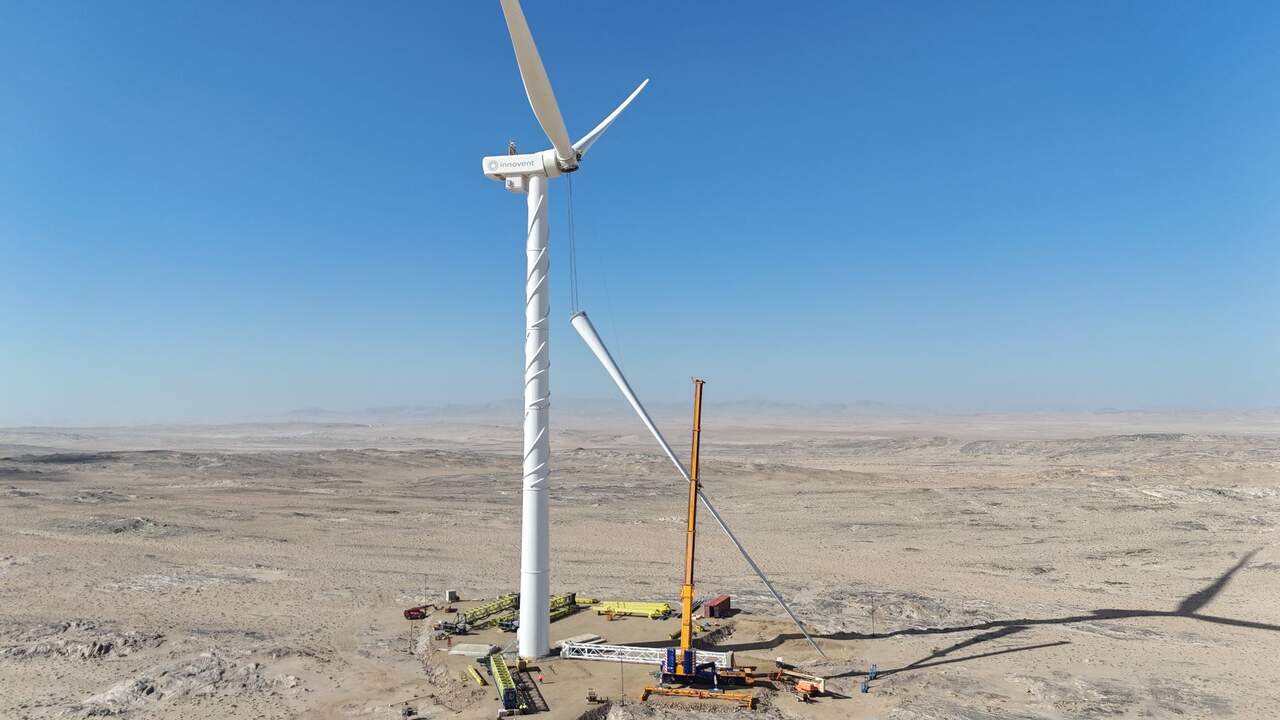 Una empresa navarra instala en Namibia turbinas eólicas con un sistema pionero para zonas de viento extremo