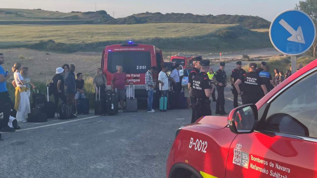 Tres trenes paralizados en Navarra: pasajeros evacuados tras incidencia eléctrica en la línea Pamplona-Zaragoza