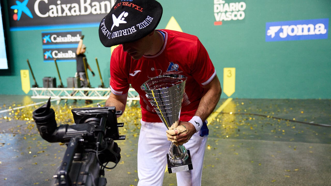 Final del Campeonato Manomanista de pelota vasca entre I&ntilde;aki Artola y Dar&iacute;o G&oacute;mez disputada en el pabell&oacute;n Navarra Arena de Pamplona. I&Ntilde;IGO ALZUGARAY