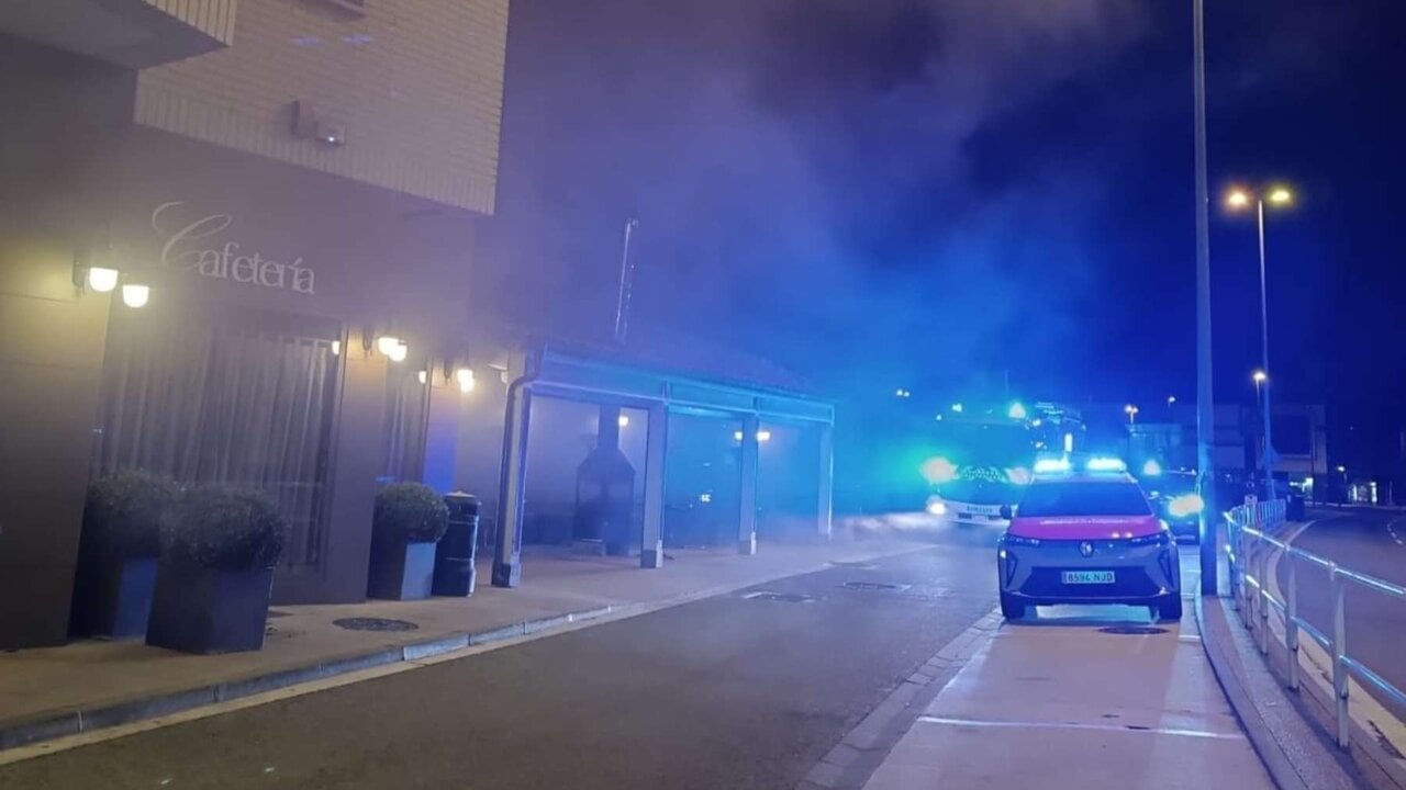 Susto de madrugada en un conocido obrador de la Comarca de Pamplona: un incendio moviliza a los servicios de emergencia