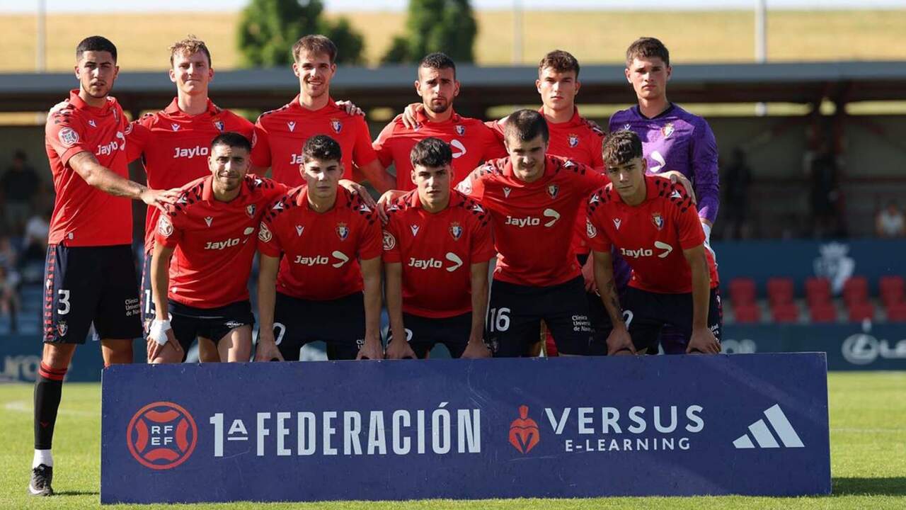 Una alineación de Osasuna Promesas durante la temporada 25-26.
