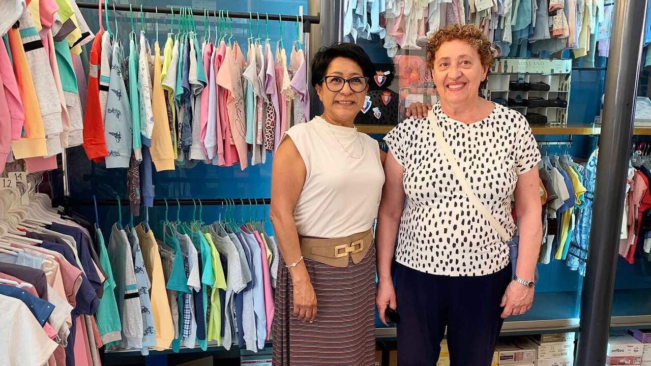 La mexicana que ha salvado una mercería histórica de Navarra tras conocer a su pareja por internet