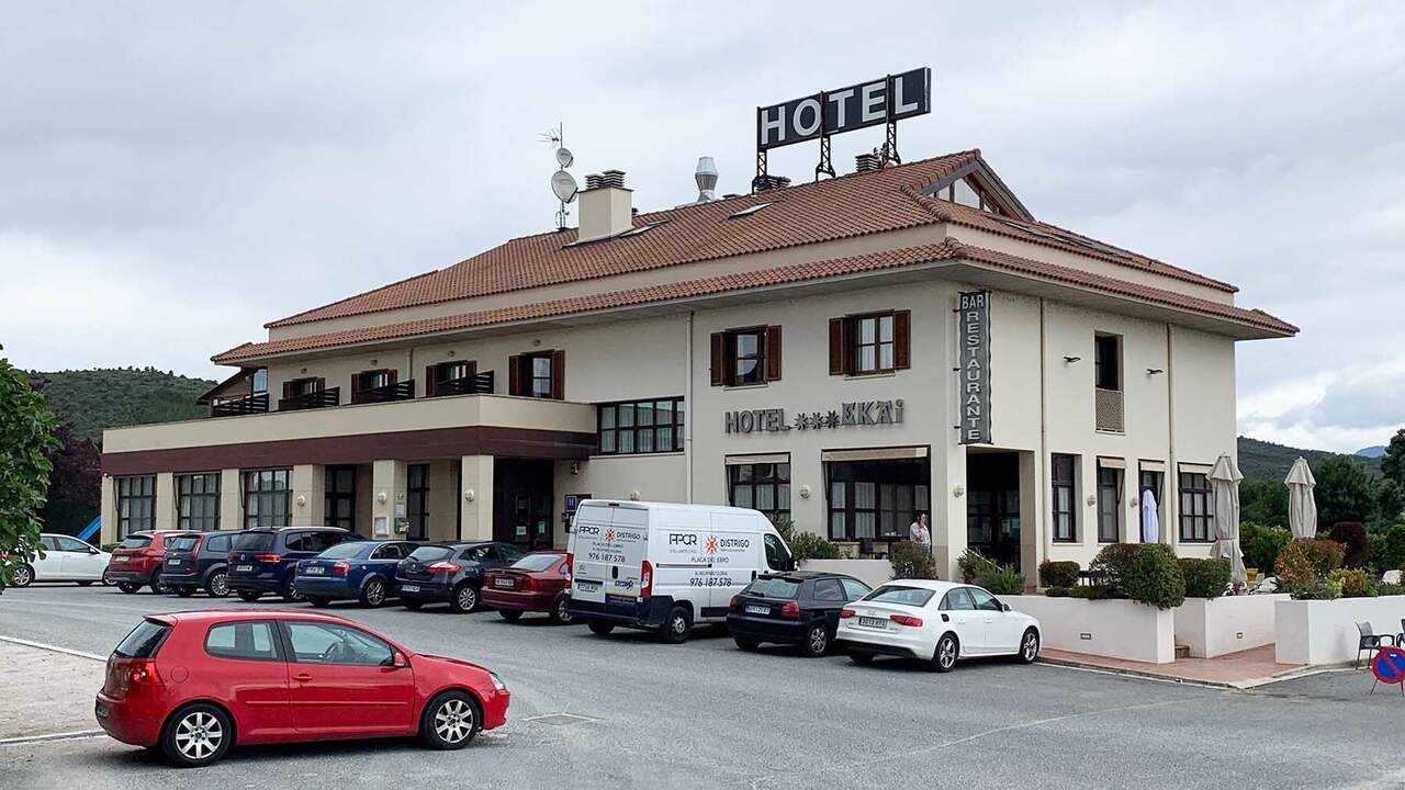 Hotel restaurante Ekay en Ecay de Lónguida,muy cerca de Aoiz. Navarra.com