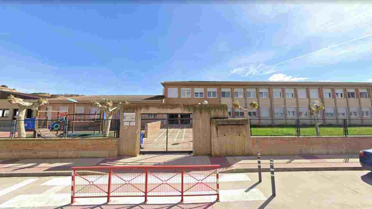 El colegio de Navarra que blinda sus aulas contra el calor del verano con energía solar