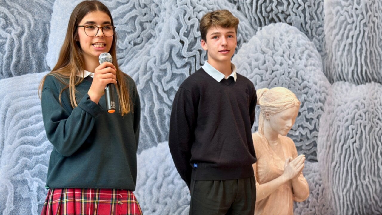 El colegio Miravalles-El Redín estrena su cátedra EducARTE con una exposición de Javier Viver y sus alumnos