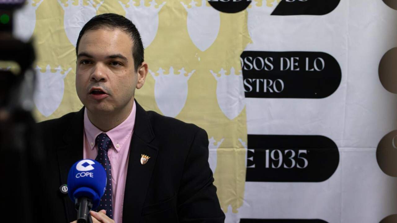 Un club cercano a Navarra despide a tres jugadores relacionados con el empresario detenido Ramón Lázaro