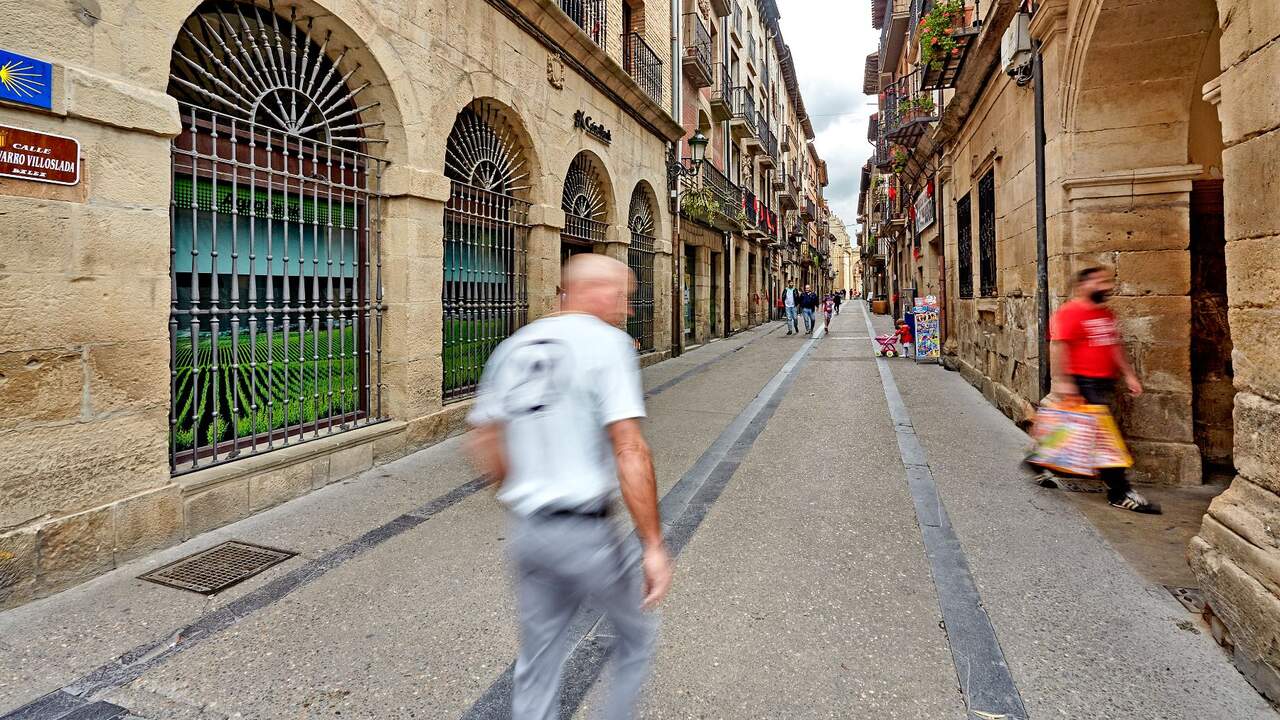 La fiesta de un pueblo de Navarra que une vino, pinchos y música en unos jardines con mucha historia