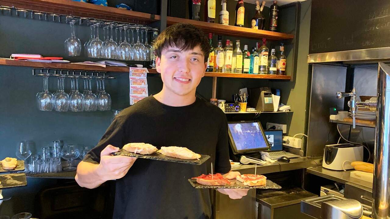 Pablo, el joven de 19 años que coge un bar de Pamplona y se enfrenta él solo a los Sanfermines