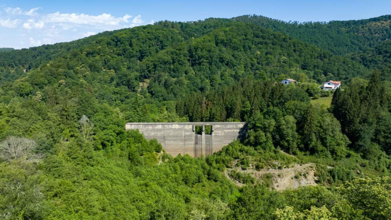 La presa escondida en un espacio natural de Navarra que está cambiando el futuro de un río
